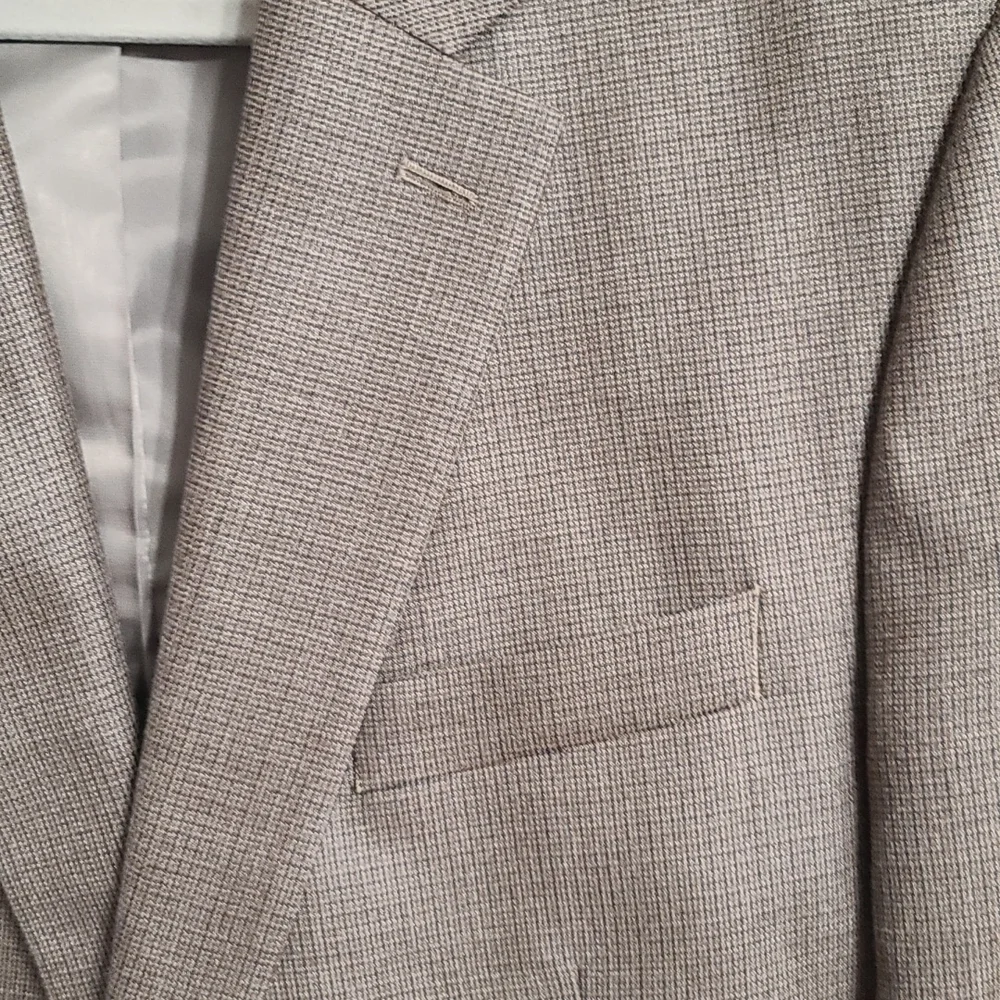 Chaps Mens Suit Coat Silk/Wool Blend‎ Tan/Black Pockets Size 46L EUC
